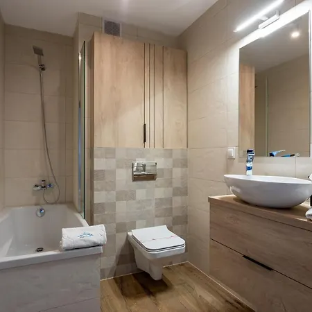 Park A27-z Dostepem Do Basenu, Sauny, Jacuzzi, Silowni Apartment
